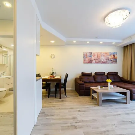 Uptown With Balcony And Panoramic View * 빌뉴스