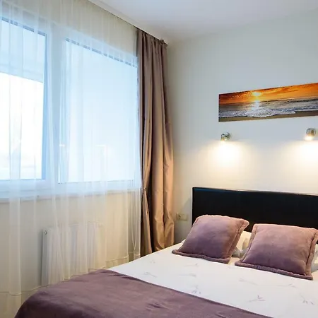 Uptown With Balcony And Panoramic View شقة *